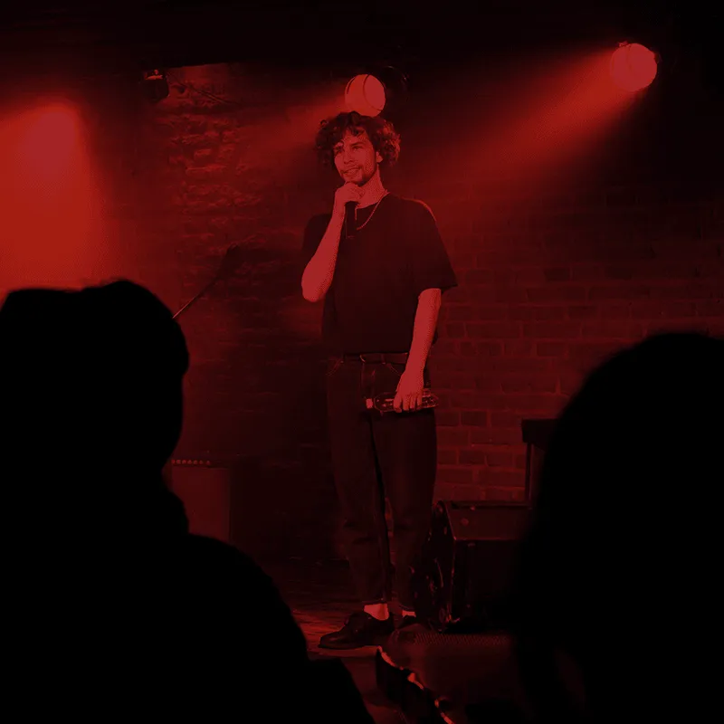 Comedian bei einem Comedy Slam